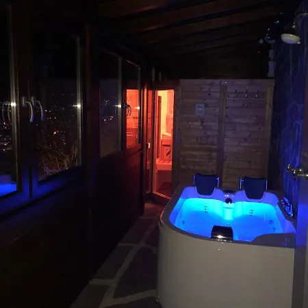 Mit Wunderschoene Aussicht, Whirlpool Und Sauna