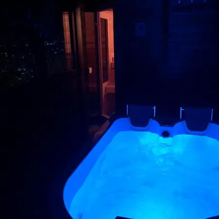 Hotel Mit Wunderschoene Aussicht, Whirlpool Und Sauna
